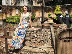 Taissa Farmiga Instagram - Ciudad de México 🇲🇽
Official start for #TheNun movie promotion was perfectly horrific... In complete awe of Mexico, the stunning country and its people. Cannot thank you enough for your welcoming hearts, kindness and generosity 🖤🙏🏼 A 400 year old convent as a backdrop for our junket was utter genius, perfection and just the right amount of sinister. #LaMonja #CDMX #GraciasPorTodo #peacefulspirits