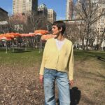 Taylor Hill Instagram - Sunny weather and Fresh cut, it’s starting to feel like spring 🌸💇‍♀️☀️ New York City