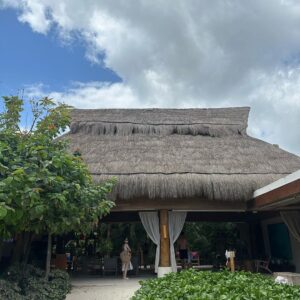 Taylor Lautner Instagram - Beach tacos and margs who’s in? 🙋🏽‍♂️ Rosewood Mayakoba