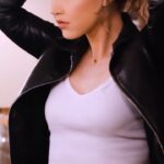 Taylor Tomlinson Instagram - Tour starts back up next week! Tickets for North Charleston, Atlanta, Minneapolis, Chicago, Boston, Pittsburgh, and so many more cities available @ ttomcomedy.com 💄: @makeup_by_angelaa 🎥: @wilderpolitte