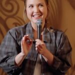 Taylor Tomlinson Instagram – Heckled by domesticity 🥧
Tix to the Have It All Tour available at ttomcomedy.com/shows 🎟️ 

🎥: @alecparent