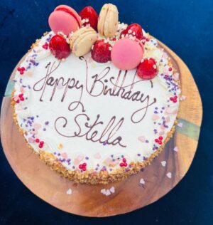 Tori Spelling Instagram - Back to my zip code… @beverlyhilton hotel has been such a huge part of my life. Went there with my family growing up and now I’m lucky enough to be able to take my own family. #beverlyhitonhotel gave us the most wonderful experience for @stella_mcdermott08 15th birthday. Penthouse suite, cabanas, cakes, the works. Tbh it was hard to leave 😂. Family time is the best time and @beverlyhilton you continue to always make us feel like true family. We love you! xoxo #90210