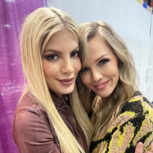 Tori Spelling Instagram - 90210 Family 4EVR… Thx 90’s Con @thats4ent for bringing us all together to spend a weekend together and with all of our amazing fans who have become family over the decades. I love you my forever family @jenniegarth @jason_priestley @ianziering @theshando and love but missed greatly @brianaustingreen @gabriellecarteris . Scroll thru all of these pics to see how special it really was!! And, my reels coming today after I finish going back to my day job as mom lol. And, @rebeccagayheartdane it was so good to catch up! I ❤️U. And, I got to see almost all of my Saved By The Bell Family too. Although no pics 😭. Love you @elizberkley @mariolopez @mpgosselaar and I got to hug friends I haven’t seen in years @aliciasilverstone and @reddonovan @breckinmeyer @melissajoanhart @jennaleighgreen @carolinerhea4real @realjoeyfatone 
My Heart is Happy today xoxo Hope to see you all in September in Florida at next 90’s Con ;)