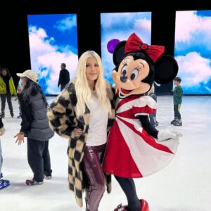 Tori Spelling Instagram - Blended is Better… our complete beautiful inside and out blended family. And, what an amazing family tradition to all be together at. Been coming to #disneyonice since @thejackmonty was 7 years old. He’s 24 now. It’s a family holiday tradition we love. Look at all these amazing kiddos. Ages 24 to 5. Plus, I got to spend some quality time with some of my fave mom friends. It was a win win night. Thx @marquecomm for always showing our family the best time and the VIP private skating before the show scored me HUGE mom points! Btw… go see this years #disneyonice its literally the BEST one yet!
#familyfirst #holidaytraditions