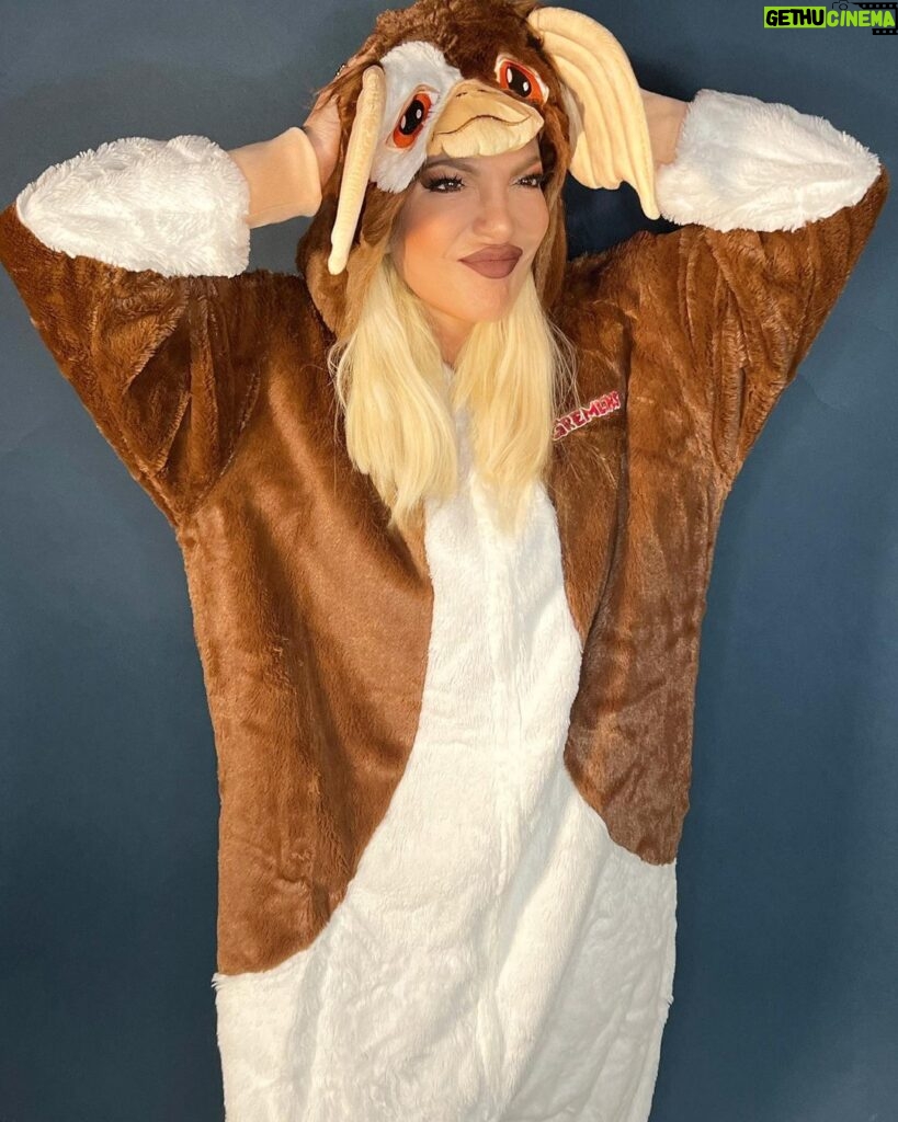 Tori Spelling Instagram - Just a cute sweet Mogwai called Gizmo T… but I think they made the rule don’t feed after midnight before ambien was invented 🤣 #gremlinontheloose #gremlins #halloween #halloween22