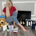 Tori Spelling Instagram – It’s Valentine’s Day and I’ve always been a giver…
–
🚨HUGE GIVEAWAY in collaboration with @divestum🚨
FOR $3000+!! 50+ Winners!!

✅1 follower Gets $300 without a draw, for the person who makes the most comments/tags and follows the steps (winners of previous cash prizes are not eligible for this step)

✅1 Winner Gets $250 after a draw through simpliers software which guarantees the legitimacy and no transparency of results

✅50 Winners get products portrayed in the picture worth a total of more than 2000$ (each winner gets 1 product) after a draw 

✅Multiple winners will get giftcards from the tagged brands.
Tags
@foodsalive 
@mandwally
@butzeybabies
@lightwaterskin
@supermush
@gardenofflavor
@lennonhairco
@omnifoods.global
@oraticx
@epickatech
@stellajets
@customjewelrybyjosephschubach
@roshambobaby
@arwinbiochem
@missioncocktails
@lovesnapofficial
@autumngroveclothing
@bricksandminifigs_sj
@pureandeasytea
@elims.oralcare
@luli.bebe
@violagraceshop
@thelabbyblancdoux_global
@luxuryoutletnj
@gempwr
@oneperfectniche
@petiteprincessbox
@kat_zarra
@marktwendelltea
@schmidtbros
@funormous
@alotofloveshop
@ilovemme.mink
@pulsepowersnacks
@niphean2023

All you have to do is
1. Follow the 54 accounts that @divestum is following (it takes less than 30 seconds)
 
2. Comment here and tag a friend
That’s it!!
 
BONUS 5 entries if you repost this on your profile. THE PERSON WHO MAKES THE MOST COMMENTS BY FOLLOWING THE STEPS, GETS $300 WITHOUT A DRAW.

The Products/Services and Gift-Cards are Provided by the brands and tagged accounts in the photo and the ones listed below:

 
EVERYONE can PARTICIPATE INTERNATIONALLY! Fake/inactive profiles are not eligible to enter.
The winners will be announced at the end of the giveaway on the 22nd of February! The draw is made through Simplier’s software which guarantees the legitimacy of the results! Good Luck 🍀
#giveaway #internationalgiveaway #giveawayalert #sorteo #concours #concorso #sweepstakes #loopgiveaway #usgiveaway #giveawayusa