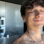 Ultimo Instagram - Roma, ho delle parole da dedicarti dopo ieri sera. Non so come possa sdebitarmi per quello che ho visto e sentito. Non riuscivo a vedervi tutti eppure vi ho sentiti uno per uno, tutti e 70.000. Io sono uno partito da solo, con un pianoforte, le mie canzoni e nient’altro... e vedere che sono arrivato a tutto questo mi fa credere nella bellezza dei sogni. Come ho gridato ieri alla fine del concerto “abbiamo vinto noi” !!! Quelli in cui nessuno credeva. Quelli lasciati fuori. Quelli che ancora sperano che le cose possano cambiare. Quelli che, sbagliando, hanno chiamato ultimi… e stavolta hanno vinto. Roma, 17 Luglio 2022, una notte che rimarrà per sempre. Circo Massimo