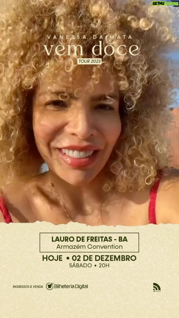 Vanessa da Mata Instagram - Alô Bahia! É hoje! Estamos de volta com o show VEM DOCE, agora em Lauro de Freitas! Esperamos vocês hoje, logo mais no @armazemconvention. 🎫 Últimos ingressos à venda no @bilheteriadigital (Link na bio) 📍Vendas físicas no Balcão de Ingressos. Avisem os amigos e familiares! Até já! #VanessadaMata #vemdoce #turnêvemdoce #vemdoceoshow #laurodefreitas #armazemconvention