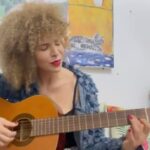Vanessa da Mata Instagram - “Amor nada mais é tão sério Só você me importa Tô fechando a porta E é só você e eu” ❤️ Só Você e Eu Composição: Vanessa da Mata Mais um musical da festa do @bbb pra vcs! Aproveitar pois estamos no final de semana. Uma voltinha aqui, um passeio acolá e daqui a pouco é segunda! Divirtam-se passarinhos! #VanesssdaMata