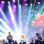 Vanessa da Mata Instagram - Que noite linda, Belém! Obrigada pelo carinho sem nenhuma vergonha de ser expressado, cantando, dançando e celebrando nosso #VEMDOCE! 🌹 Belas recordações de um povo tão caloroso. Vídeo: @julin.souza #VanessadaMata Assembléia Paraense - AP