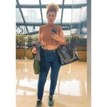 Vanessa da Mata Instagram - Ontem saindo do filme #EliseTom emocionada e impactada. Profundo, vital, emergencial para qualquer um que precise de sensibilidade interna, em paz, em planar de todas as loucuras que tentam nos capturar, sequestrar, das armadilhas tontas do hoje. Para quem precisa entrar em contato com o que há de mais intenso e bonito. Brasil atual e antes. Não é mágico, é real, possível e sentido no faz sentido! Quando o filme acabou, juro por Deus, procurei o cinto de segurança para me desatar daquela viagem sensacional. Assistam!