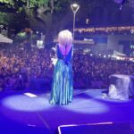 Vanessa da Mata Instagram - Ilhéus, record de público na praça São Sebastião! Dia da mulher e assim das famílias! Coisa mais linda do mundo! Hoje tem “Vem doce” no Rio de Janeiro no @qualistage . Venham @mauriciopacheco23 @michelnascimento88 @ronaldinhoosilva @aqueleamparo @magno_ssouza @rodrigobragamusica @gilmrnd @helio.veiga @wallacemello @marcelaoprod @glaucebrazil @adalbertodealmeida @sergio.dias.1976 @doca_alexandre