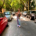 Vera Fischer Instagram - . Amores 🌳Aprendendo a amar a minha rua, meu bairro, minha vizinhança 🌲 🏡 Amo minha casa e tudo que existe nela ❤️🐈🐈‍⬛❤️🌿🌷🌿🪴🪴🪴🍃💐🍃 E me amo mais. Uma linda quarta-feira pra todos com meu carinho 🥰Sua Vera