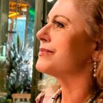 Vera Fischer Instagram - . ✨🍷 IN VINO VERITAS✨ Uma deliciosa terça-feira pra todos Beijos 🍇 Com gostinho de uva Sua Vera