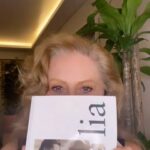 Vera Fischer Instagram - . Sextou 🌹 Com poesia NOITE ✍️Cecília Meireles 📕Antologia Poética #VeraFischerINdica