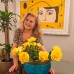 Vera Fischer Instagram - . 🌼Amores 🌼 Que o domingo seja calmo, abençoado e cheio de amarelo 💛💫🌙☀️💛💫💛 Muita saúde, prosperidade, alegria e ouro Axé ♾️ Carinho imenso da sua 🔆 Vera 🔆