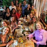 Vera Fischer Instagram - . Sextou 💜 🎉Niver de @martaparet 🎂🥂🍃💐🍃 Amigos! Amigos! Amigos! Happy Birthday ♏️ Linda sexta-feira pra todos vocês Dessa sua Vera 🦄