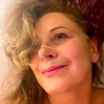 Vera Fischer Instagram - . Amados 🌷 Acordei romântica hoje Cheia de sonhos Gosto de mim assim. Uma semana linda, linda pra todos com muita ternura 🌷 Sua Vera Rio de Janeiro, Rio de Janeiro