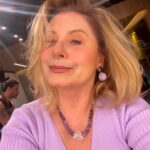 Vera Fischer Instagram - . 💜 Amores 💜 Cabelos mais curtos e um tom de loiro diferente 💇🏼‍♀️ By @costatto of course! Gostaram? Boa semana Sua 🌸 Vera Rio de Janeiro, Rio de Janeiro