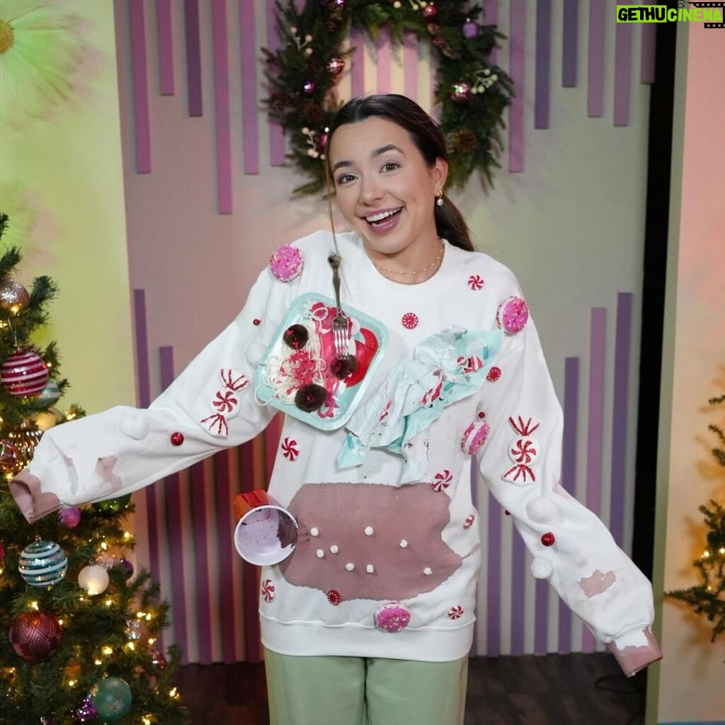 Veronica Merrell-Burriss Instagram - Things are about to get UGLY…😳 Ugly Sweaters that is…🧣🎅🏼🎄 Watch as we compete to see who can make the ugliest Christmas sweater in just 10 minutes!⏰😳