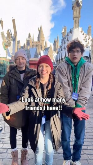 Veronica Merrell-Burriss Instagram - Look at how many friends I have 💁🏻‍♀️
