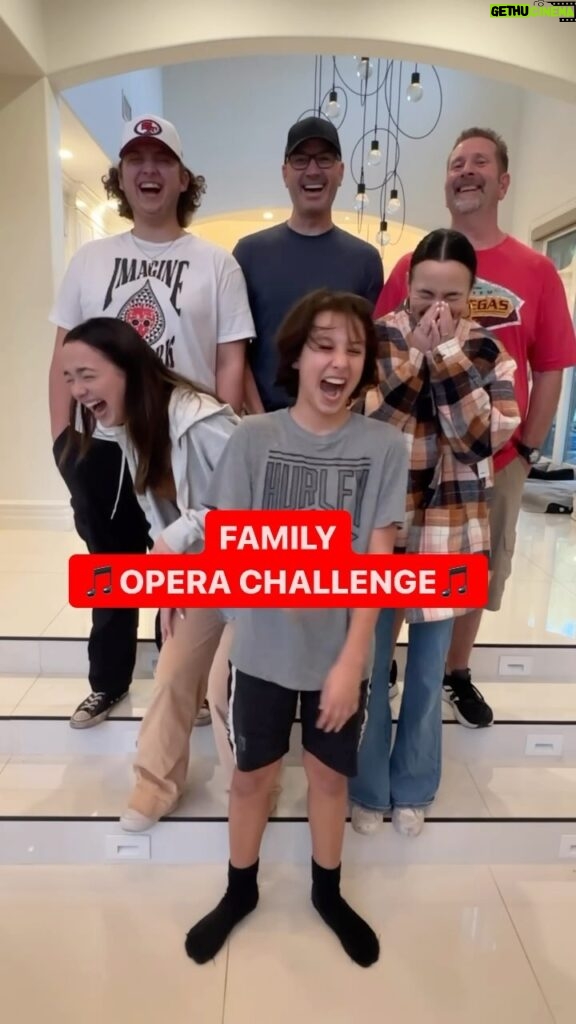 Veronica Merrell-Burriss Instagram - Family opera challenge 🤣🎵