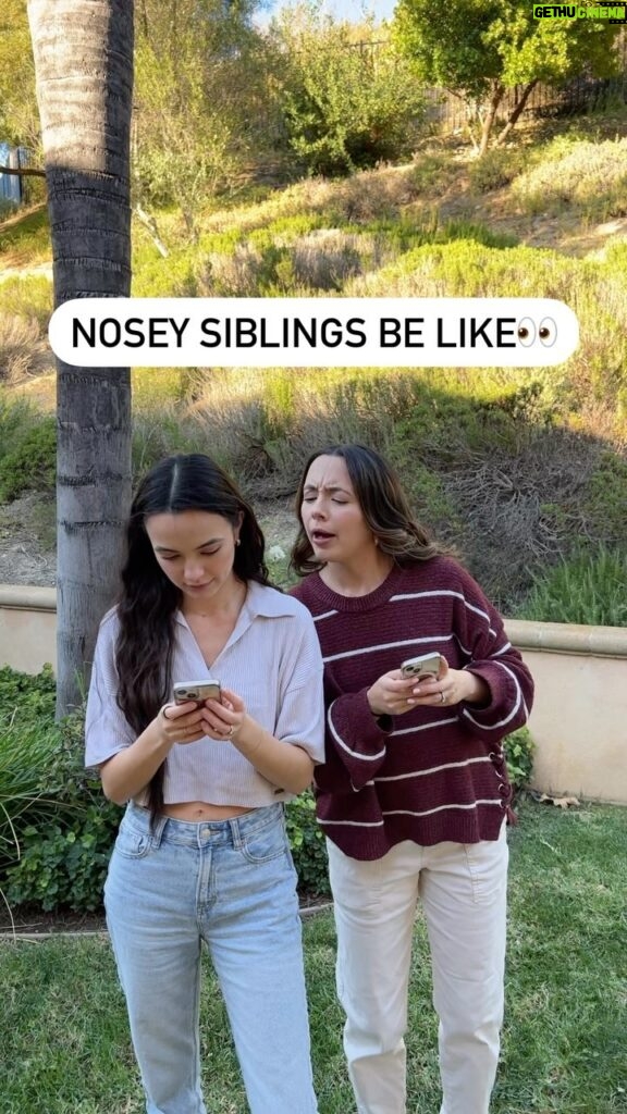 Veronica Merrell-Burriss Instagram - Are you the nosey sibling?😋