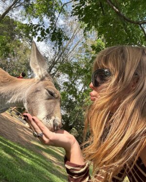 Victoria De Angelis Instagram - I <3 kangaroos