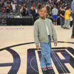 Vivica A. Fox Instagram - GM Dawlings! #ThankfulTues Much LUV to the AMAZINGLY TALENTED @harlemglobetrotters Coach @Chrishandles14 @just_cbake for our AWESOME Courtside seats @cryptocomarena FUNTIMES with my godchildren @quinny_gram @princessimanjoelle Parents @qbraid @indiathomasofficial @coachcherif @loveazja WE HAD A BLAST Also! Got to see the AWESOME new @kobebryant staue! #LifeIsGood #GodIsGood #Blessed #Respect #GurlPower #VivicaFoxHair #TeamVivica #TeamFox #MyGrindDontStop #LegitimateCareers #BossMoves #LoveWins #HoopDreams #GodMommy #ClassicBadChicks 🔥🖤💙🫅🏽👸🏽🏀💜💛🤑🔥 Los Angeles, California