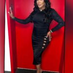 Vivica A. Fox Instagram - Happy Blessed Sunday Dawlings! BOOM! #ANOTHERONE Press day SLAY for my NEW talkshow #CROWNED with my QUEENS @syleenajohnson @chanelnicolescott & @kendragmedia Coming to the FAB @intheblacknetwork Oct 2nd! Rocking @versace dress,necklace & pumps Thankx @stephaniee_macedo @candyicejewelry hoops @lorraineschwartz bracelets Makeup/Pix @lbbeautybar Hair @kenyaonhair #LifeIsGood #GodIsGood #Blessed #Respect #GurlPower #VivicaFoxHair #TeamVivica #TeamFox #MyGrindDontStop #LegitimateCareers #BossMoves #LoveWins #FINERWOMANHOOD #Host #ClassicBadChicks 🔥🖤💙💖👸🏽🤑🔥 Los Angeles, California