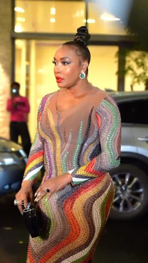 Vivica A. Fox Instagram - @msvfox for @laquan_smith was shining with this colorful outfit ! Thanks for being such an inspiration to me 🥹

by @jeune_rodrigue and @mohtohsoh
Edited by @mohtohsoh

#vivicafox #nyfw #laquansmith