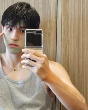Wongravee Nateetorn Instagram - 2024 สีเขียว เทา มงคลวันจันทร์ๆๆๆๆๆๆๆๆๆ