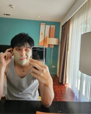 Wongravee Nateetorn Instagram - 2024 สีเขียว เทา มงคลวันจันทร์ๆๆๆๆๆๆๆๆๆ