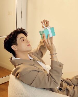 Wongravee Nateetorn Instagram - Unlocking hearts with a little blue box on this Valentine's 🩵
@tiffanyandco 
 #ATiffanyValentinesDay 
#TiffanyPartner