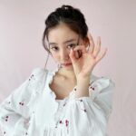 Yuko Araki Instagram - SNIDEL HOMEのイメージモデルを務めさせていただいています♡ SNIDEL HOMEは今回初めての撮影でしたが、緊張感がありながらもリラックスムードで楽しむことが出来ました☺️ 自分らしくお家でリラックスのできるアイテムが揃っています🍒 ぜひチェックしてみてください！
