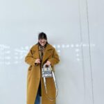 Yuko Araki Instagram - 撮影の日の #私服 ♡ coat : @clane_official jacket : @sacaiofficial denim : @tomwood_project shoes : @ganni bag : @dior earring : @dior #fashion #ootd #denim #yukoaraki #supportedbydior #pr