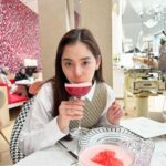Yuko Araki Instagram - 今年も1年お疲れ様でした☺️♡ 今年も仕事を通して素敵な経験が沢山できて感謝でいっぱいです♡ 2023年も本当にたくさんの応援をありがとうございました🥰 皆様良いお年をお迎えくださいね♡