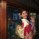 Yuko Araki Instagram - 今日は"さよならマエストロ〜父と私のアパッシオナート〜"の制作発表がありました‼︎ 来てくださった皆様ありがとうございました♡ とても和やかな雰囲気の中、素敵な時間を過ごすことができました☺️ 成人の日ということで #スマホで写真年賀状 の撮影時に着させていただいた素敵なお着物での写真を☺️ 成人を迎えられた皆様、おめでとうございます‼︎ 周りの人を大切に、そして自分自身が自分の一番の味方でいてあげてください。 自分を信じてこれからも進んでいってくださいね☺️