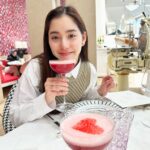 Yuko Araki Instagram - 今年も1年お疲れ様でした☺️♡ 今年も仕事を通して素敵な経験が沢山できて感謝でいっぱいです♡ 2023年も本当にたくさんの応援をありがとうございました🥰 皆様良いお年をお迎えくださいね♡