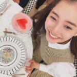 Yuko Araki Instagram - 今年も1年お疲れ様でした☺️♡ 今年も仕事を通して素敵な経験が沢山できて感謝でいっぱいです♡ 2023年も本当にたくさんの応援をありがとうございました🥰 皆様良いお年をお迎えくださいね♡