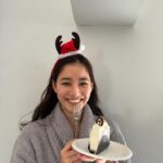 Yuko Araki Instagram - MerryChristmas 🎅❤️ スタッフさんがケーキを買ってきてくれました☺️🥹💓