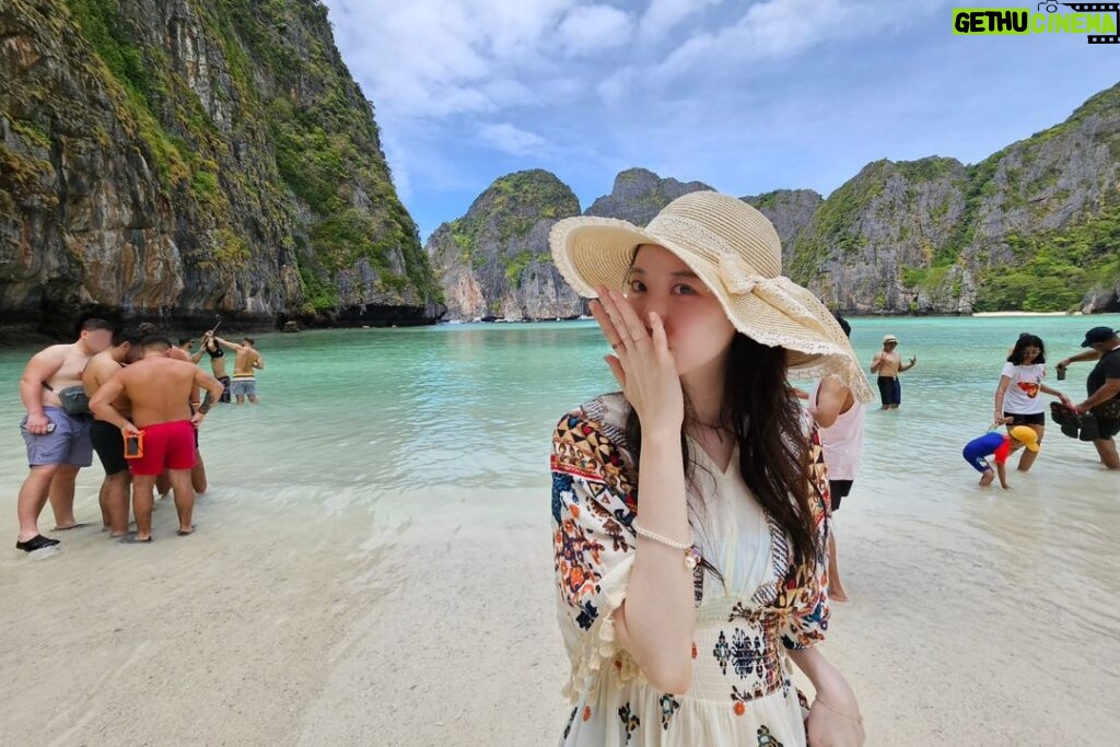 Yura Instagram - Thailand~~~❤️🌴 HAPPY NEW YEAR🪷