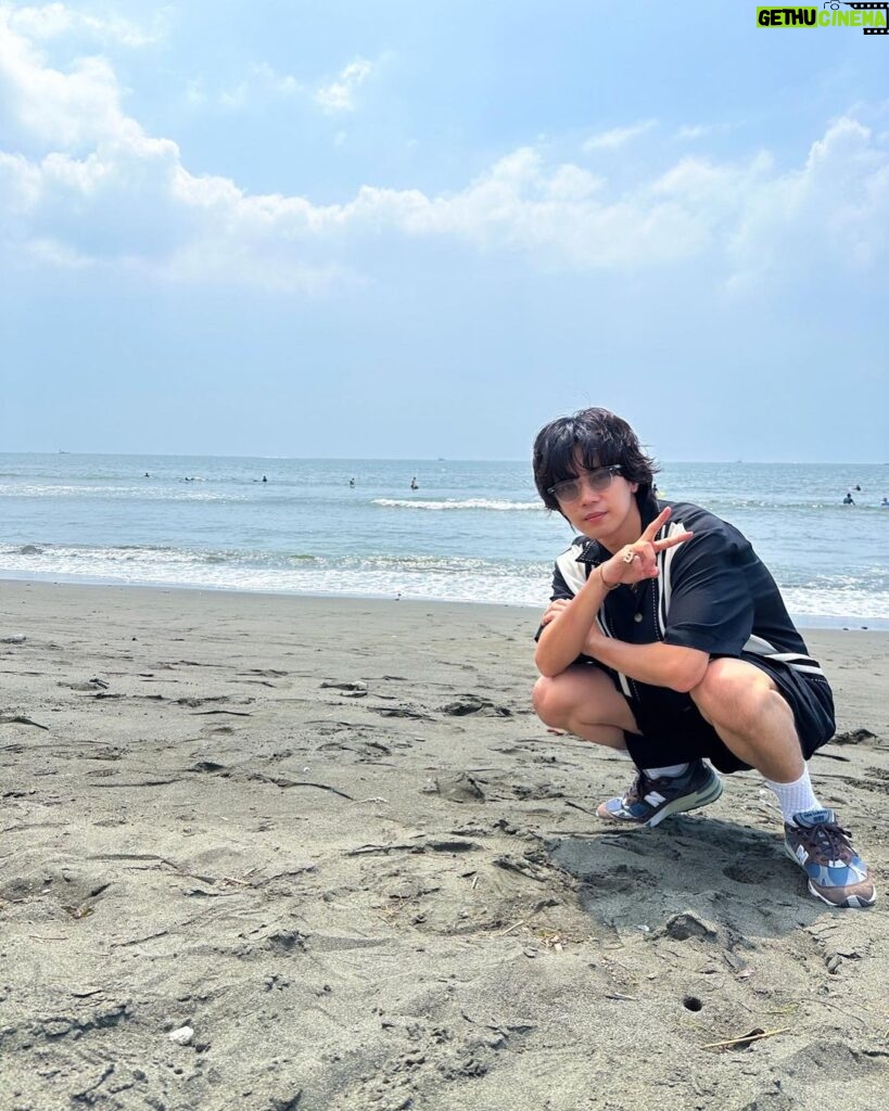 Yuta Jinguji Instagram - 今年も海に入らなかった🥹 みんなは入ったー？