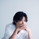 Yuta Jinguji Instagram - この間の質問箱ありがとう！ 質問答えてる時このポーズをしながら 答えてた！笑