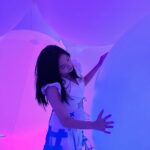 Zee JKT48 Instagram - Kemarin waktu di Jepang kita sempat shooting dan main-main di Teamlab Planets, Tokyo! Tempatnya megah dan keren banget. Pengen main-main lagi kesana deh! Makasih @teamlab.planets buat kesempatannya! #teamlabplanets #toyosu teamLab Planets TOKYO / チームラボプラネッツ