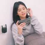 Zee JKT48 Instagram - tadinyaa aku sering banget bete karena Wi-Fi yang lemot banget 🥺, tapi semenjak pake Mi Wi-Fi Range Extender Pro dari @xiaomi.indonesia ini aku udah gak khawatir lagi deeh.. 😎 kecil-kecil tapi super bermanfaat banget guys! karena #MiWifiRangeExtenderPro bisa ngehubungin sampe 16 perangkat, kecepatannya juga up to 300Mbps 🤩🤩, sekarang jadi lebih nyaman dan asik seharian deh dirumah!🥰 Kamu bisa dapatkan di - https: //bit. Iy/beliwifiextmicom 👍🏻