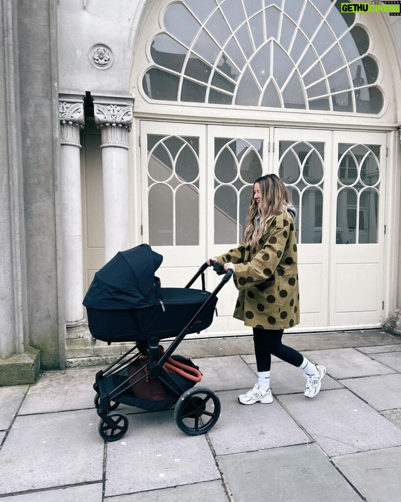 Zoe Sugg Instagram - Week 11 of 2024 ✨ 1. Mother’s Day was the cutest! Came downstairs to an afternoon tea breakfast (Otties idea) lots of cake and sandwiches & the cutest cards from the girls that made me cry 😭 2. On our way to lunch! Bought myself this jacket after being served it in an instagram ad and falling in love with it! [pram is ad-gifted] 3. Lunch at @tutto.uk with @alfiedeyes & @markyyferris ♥️ 4. My smiley girl after her nap! 🥰 5. Uncle JoeJoe putting in shift with his nieces 🥹 6. Ottie watering her sunflowers that were growing in the kitchen window! Every day she checks on them and is so excited that they’re getting taller, it’s the cutest! Here’s your reminder to plant seeds with your toddler 🌻 7. The sun came out so we had our lunch in the garden on a blanket and it made me so happy! We’re going to eat outside as much as possible this year ☀️ 8. Spent the afternoon catching up with @joeygraceffa who we hadn’t seen since Otties baby shower. Was so special getting to introduce the girls to him (Ottie keeps telling me that Joey sounded like Blippi 🤣) 9. Sunny mornings in bed 🥰 10. Lots of playing inside on rainy days which meant we did a lot of shopkeeper. We bought Ottie this shop for Christmas and she absolutely loves it (so do I - putting the food back on the shelves does something to my brain haha) Hope you all had a lovely week! Leave your highlight below ⭐️