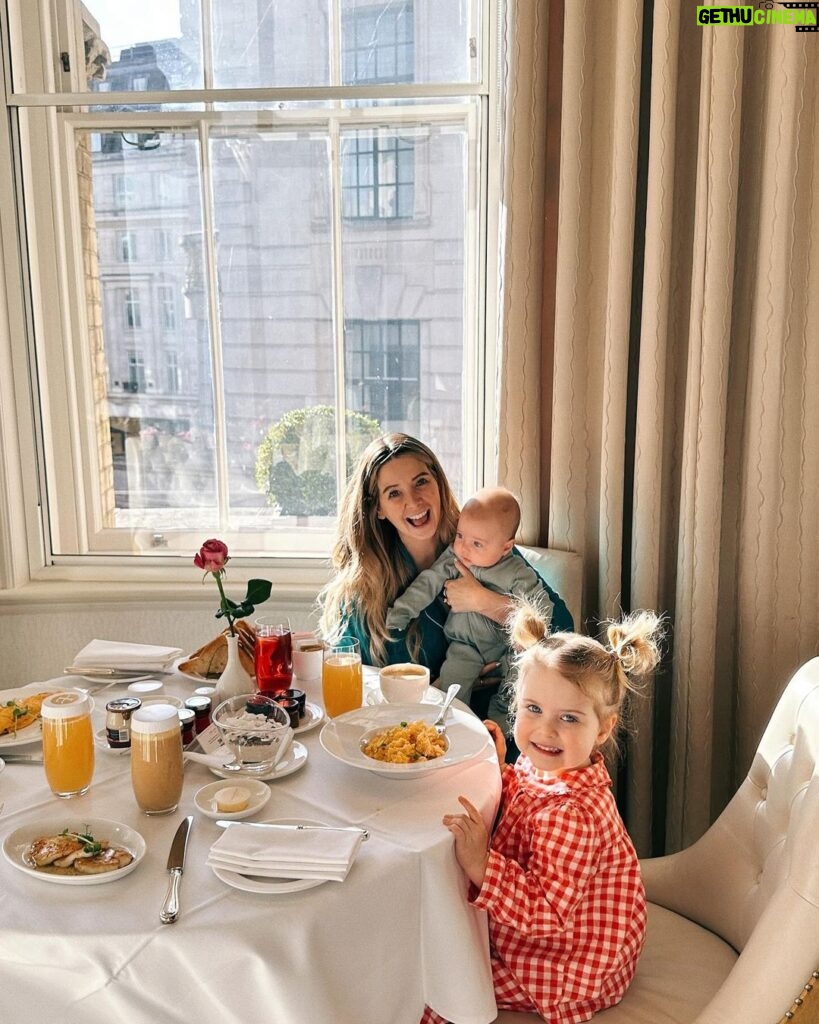 Zoe Sugg Instagram - Week 13 of 2024 ✨ THE WEEK I TURNED 34! [ad- contains pr stay] 1. Woke up on my birthday in the beautiful @langham_london with my little family and some breakfast room service! Definitely one of those moments where I felt so grateful and lucky, not only to be so happy, but to be turning 34 and to be surrounded by people I love the most in the whole wide world ♥️ 2. The comfiest bed 😍 3. Once we got home from a couple of days in London we had the family over (& @markyyferris who is basically family anyway haha) and celebrated at the house 4. The girls looking oh so tiny in the bed at the hotel! (And yes, that is a Mr Bean Teddy, Ottie is that obsessed with Mr Bean 😂 5. Daddy & smiley girl Novie 🥰 6. Ready for a day in London! 7. We had afternoon tea in @langham_london which was absolutely incredible (probably my favourite afternoon tea I’ve ever had) the patisserie cakes were influenced by classic biscuits with a twist and every single one was 10/10. They also do a children’s afternoon tea which Ottie absolutely loved! 8. Running around with the balloons all day everyday 😂 9. Last time we stayed in this room/vs now! 😭 I was around 26 weeks pregnant with Ottie last time! 10. It’s not a birthday without a @stylisheatsuk for the fam! 😋 Basically just had the best week & a huge thank you to @alfiedeyes as always for going above and beyond to make the day so magical & to the @langham_london for looking after all 4 of us in their beautiful hotel! And also, a huge huge thank you for all of you who messaged to wish me a happy birthday ♥️♥️♥️ P.s. I had SO many photos from this trip I actually struggled to narrow it down to my ten favourites so I will do a more thorough run down on my stories!