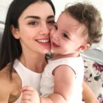 Özge Yağız Instagram - teyzesinin 🍪si 💘