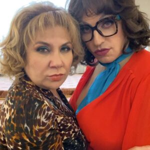 Marina Fedunkiv Instagram - Жесткая рейв вечеринка в отделе бухгалтерии с @arthurpirozhkov 😂
#маринафедункив #федункив #ревва #кино #юмор #комедия #смешноевидео #пятница #советскаяльвица #корпоратив #федункинмаклауд #пожилойблоггер